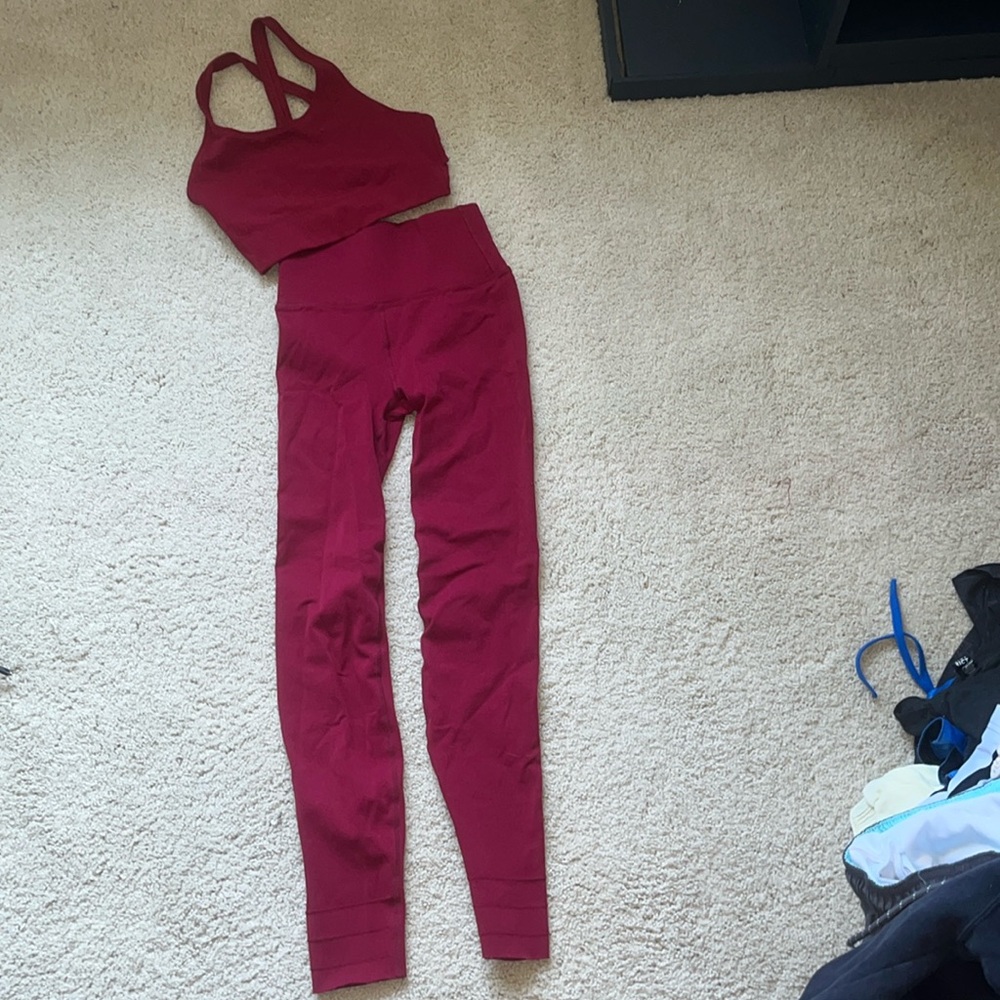Fabletics size medium sports bra, burgundy, criss cross back